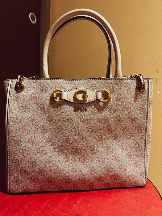 Дамска чанта Guess