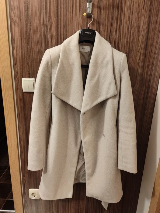 Продавам дамско палто размер 36, Reserved, 40 евро