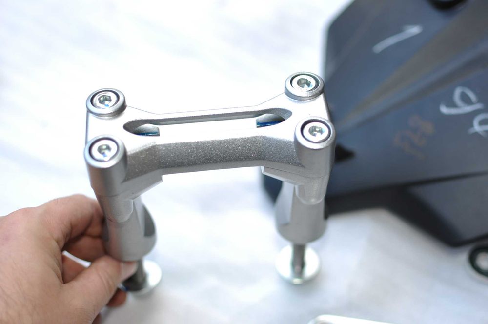 Toba sei stop Yamaha Fz8