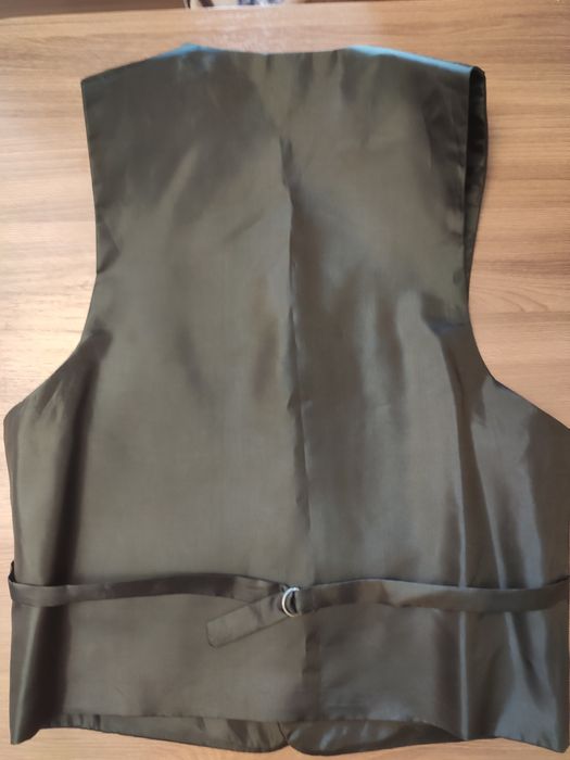 Продам жилет школьный