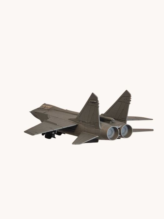 Machetă Avion de Luptă MIG-31 Foxhound — Scara 1:72 | Printat 3D