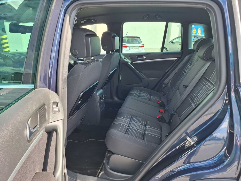 VW Tiguan 2.0 TDI, 2016, EURO 6, KM REALI, IMPECABILA Model LOUNGE Dotat, '' FARA DAUNE ''