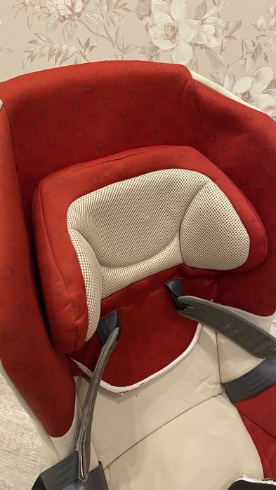 Продам детское автокресло Chicco