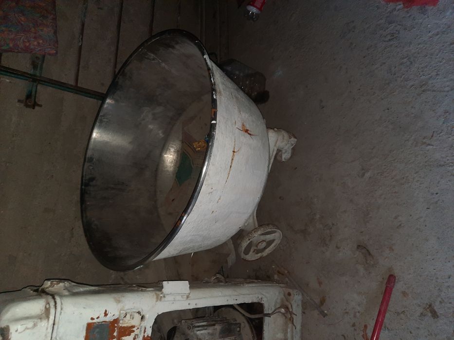 Тестомешалка бир коп унга козони икта иккаласихам нержавека