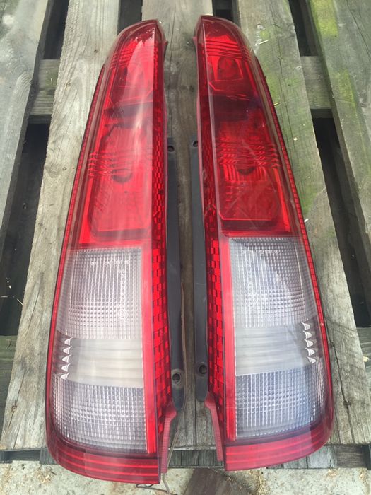 Stopuri Spate Nissan Xtrail pret 200 lei buc