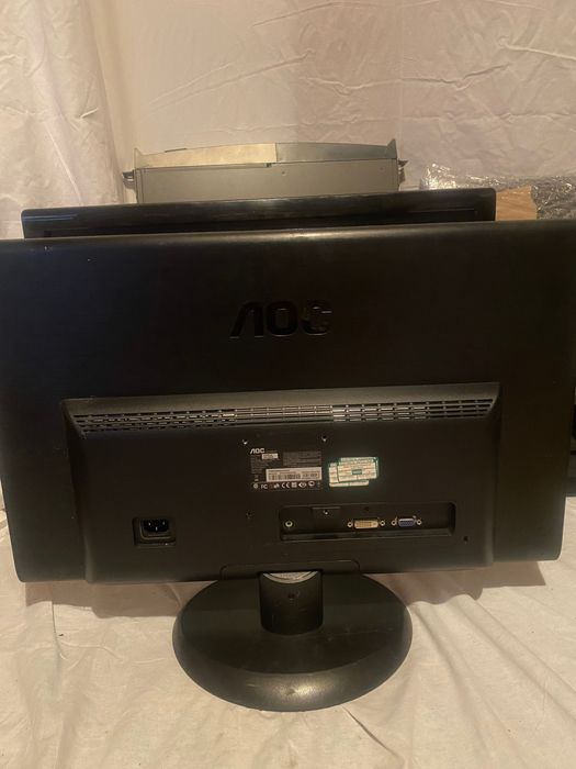 Монитор AOC 24 инча LCD