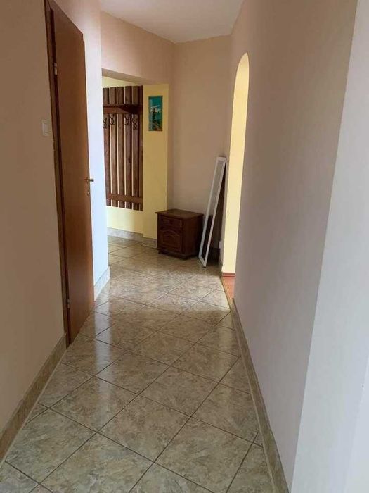 vand apartament 4 camere decomandat