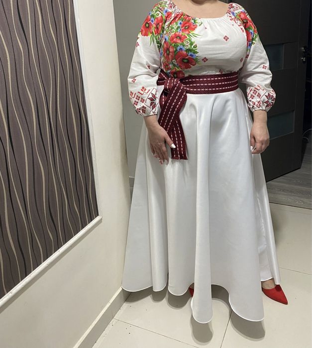 Rochie de ocazie si camasa traditionala