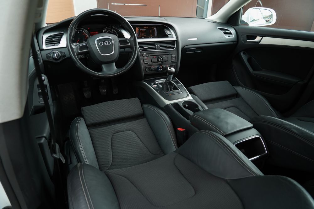 Audi A5 3xS-Line 2011 2.0Diesel 170cp / 12Luni Garantie Motor Cutie / Revizie Ulei Filtre / Transport la domiciliu gratuit / RAR EFECTUAT