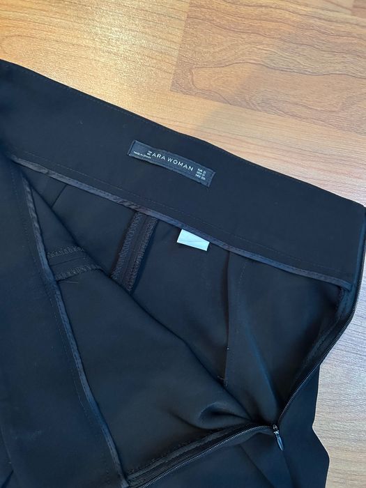 Panataloni Zara negri