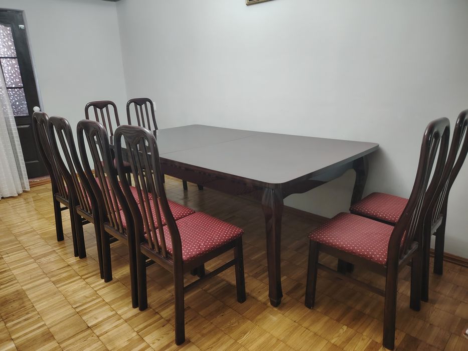 Стол стуллар сотилади