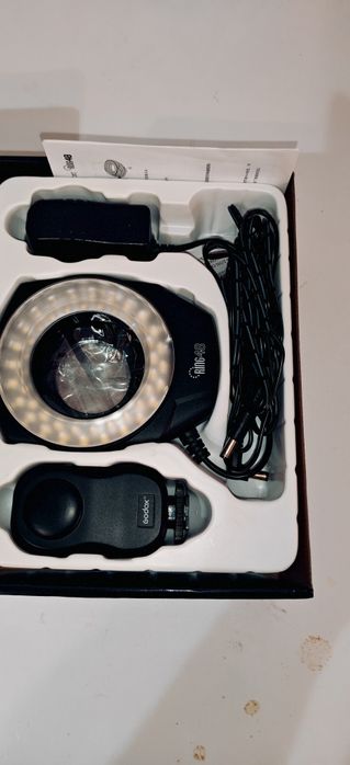 Canon rf 18-45 alb, nou,impecabil.., bliț macro godox ring 48, aproape nou.