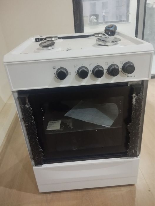 Газ плита сотилади,yangi faqat oldi oynasi singan