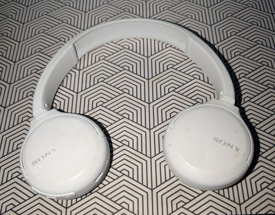 Наушники сони,в хорошем состоянии обмен!!