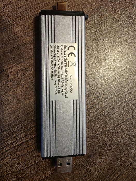 Адаптер с 512gb  NVMe disk към usb A/usb C