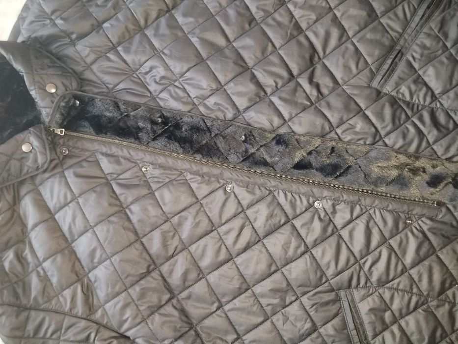 Продаю демисезонную куртку