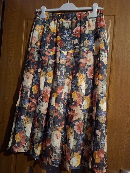 Vând Fustă Damă Elegantă Lungă Mărimea L