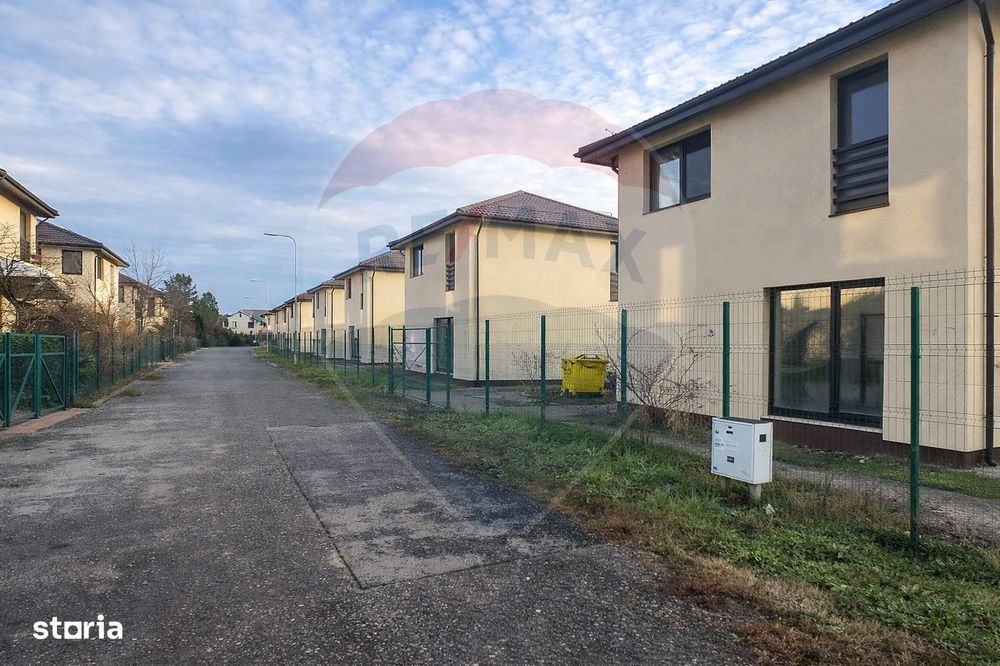 Casa individuala 4 camere cu teren 454 mp cartier privat Crevedia