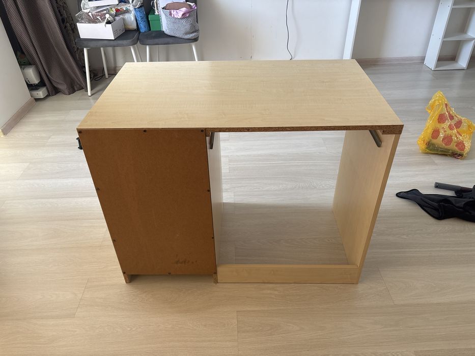 Продам стол в хорошем состояние