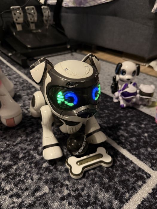 Интерактивни играчки роботи и едно Furby boom