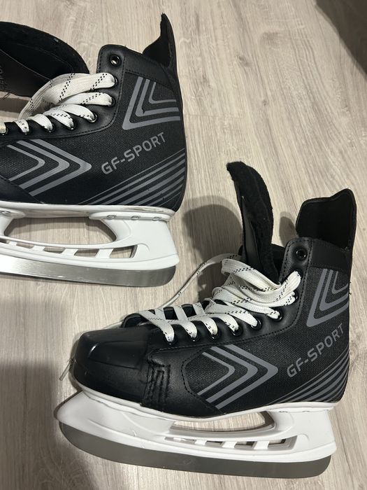 Продам коньки срочно