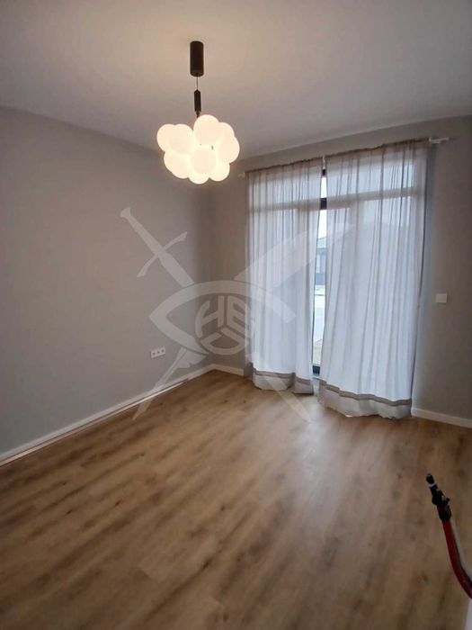 Къща, готова до ключ с 700кв.м. двор