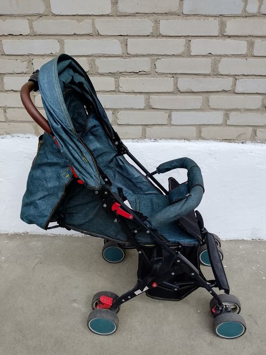 Коляска прогулочная