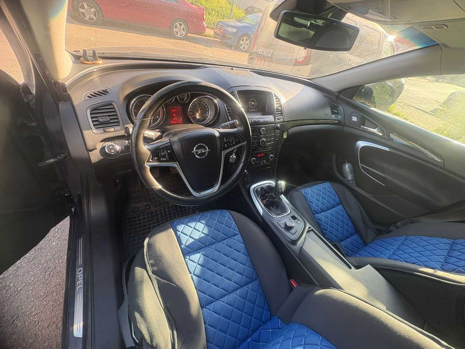 Masina Opel Insignia Sport Tourer