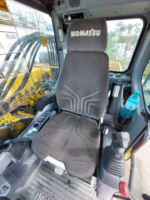 Колесен багер KOMATSU