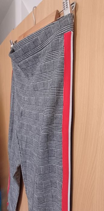 Pantaloni (colanti) in carouri