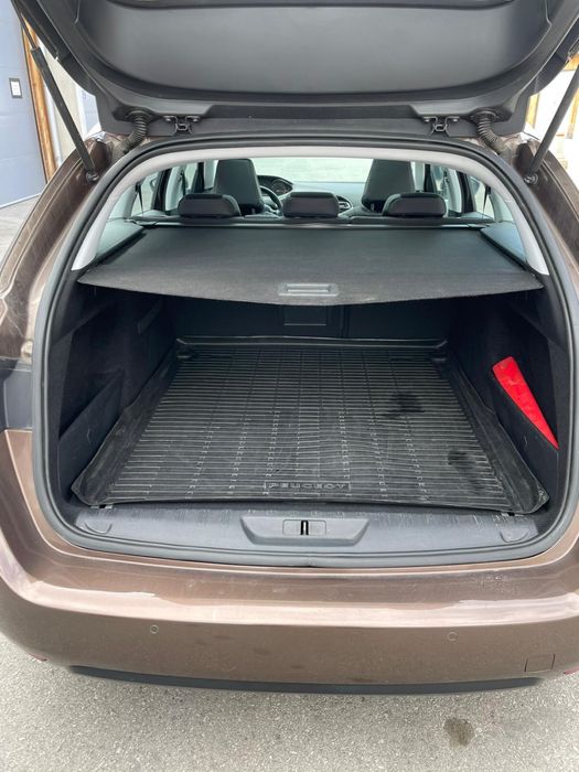 Peugeot 308 PureTech Kombi/Family Van 1.2 Benzina 130Cp
