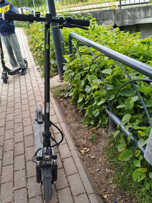 Vând trotineta electrica myria road traveller viteza maxima 25 km h,  50 km autonomie ,PREȚ FIX 1500 lei
