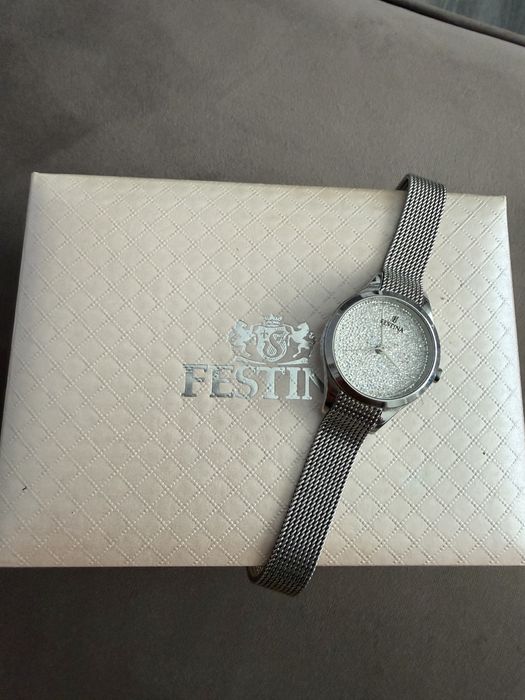 Vand ceas dama Festina