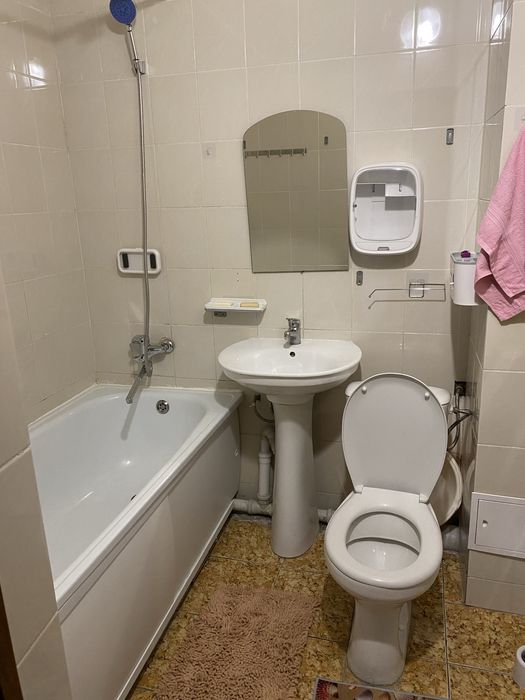 Ванна срочно! (Умывальник, унитаз)