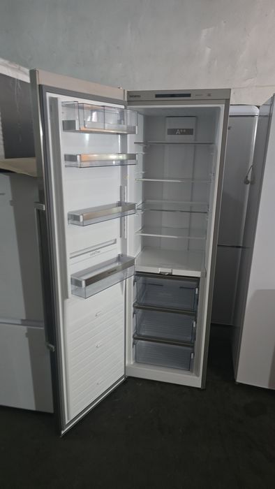 Хладилник/охладител Siemens 185 см No Frost