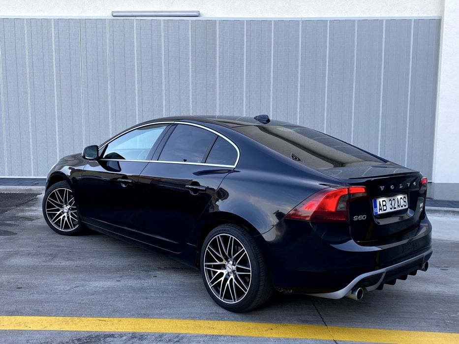 Volvo s60 D5 Rdesign AWD (4x4) 2.4D Automat 215cp