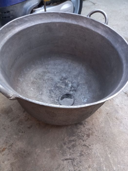 Vând ceaun de aluminiu de 117 litri