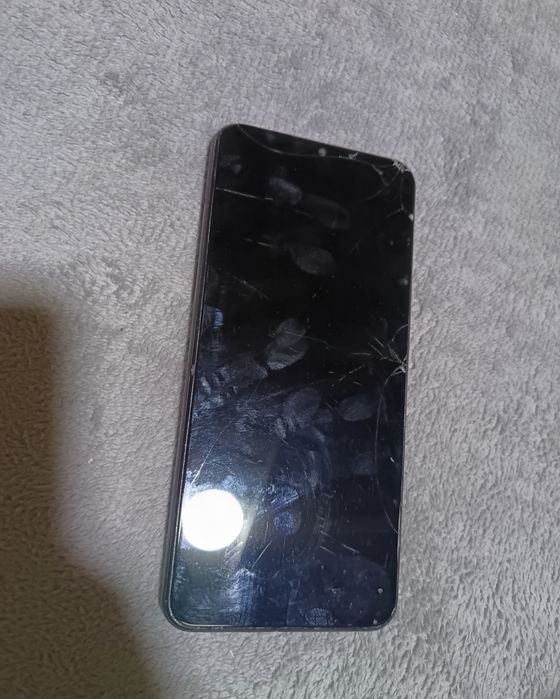 Telefoane pentru piese, sparte displayul