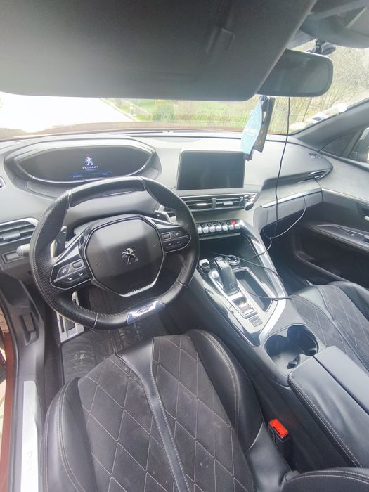 Vând Peugeot 3008 GT