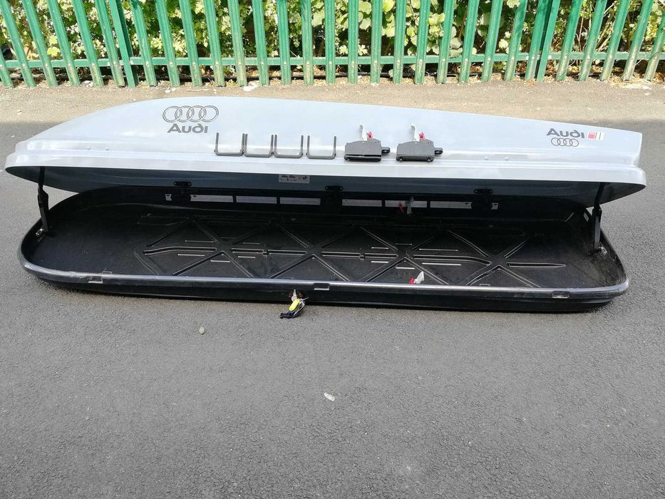 ОРИГИНАЛЕН авто бокс на Ауди
