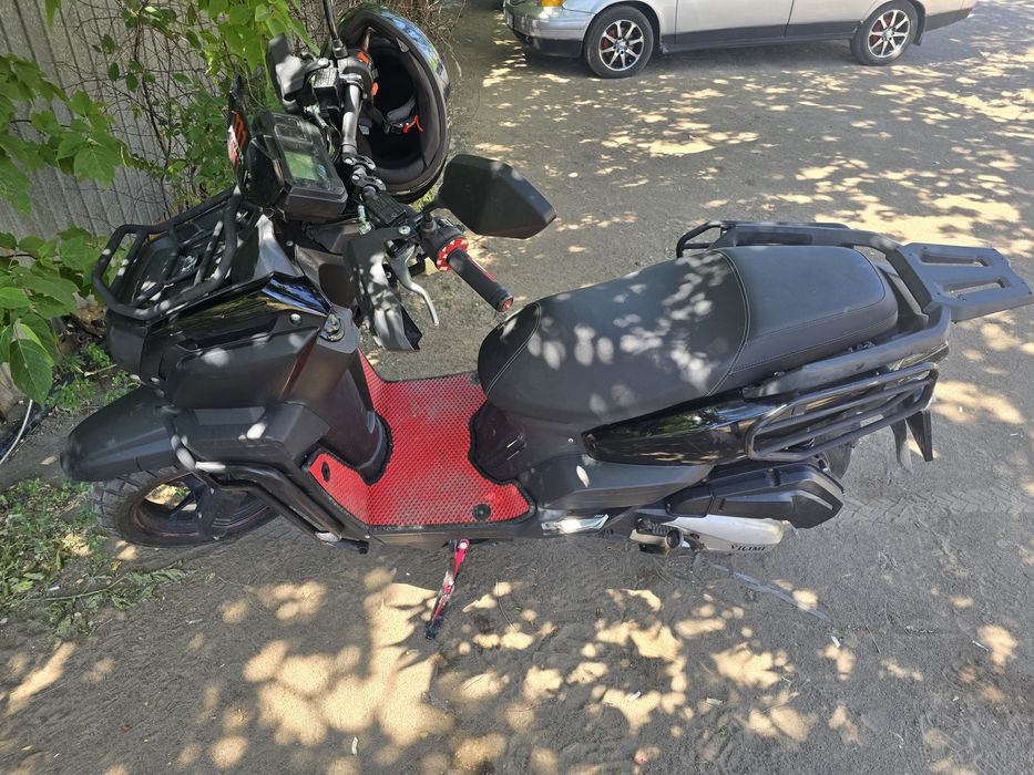 Продам скутер 150 кубов