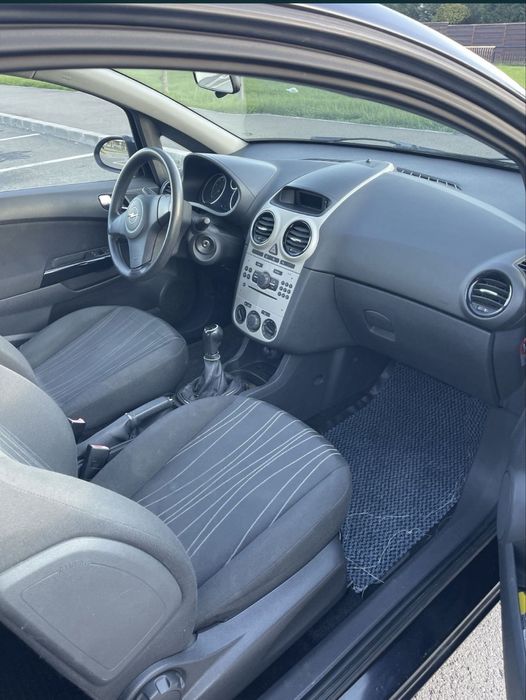 Opel Corsa, 1.2 benzină, 2008, 2 uși, 1600€