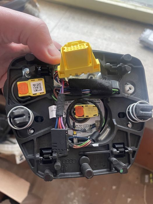 Audi аербег волан