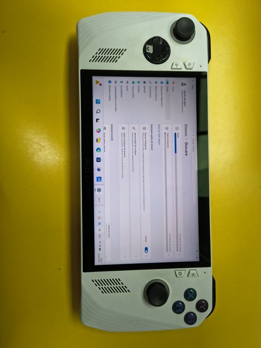 Consola Asus Rog model RC71L