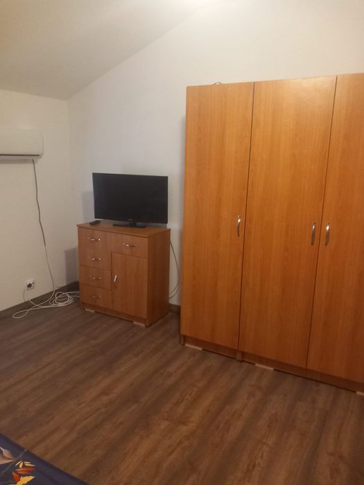 De inchiriat etaj in vila cu intrare separata