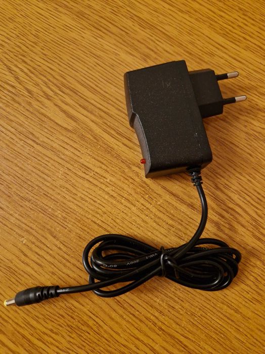 Нов Адаптер/Захранване 15V-1A DC Жак 4.0x1.7mm