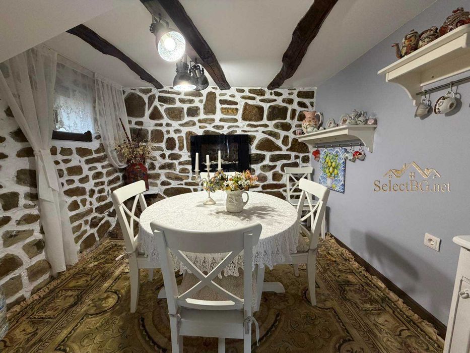 Реновирана къща в близко село до Велико Търново