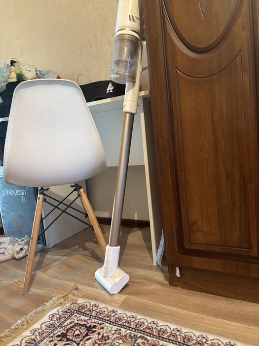 Продаю пылесос робот