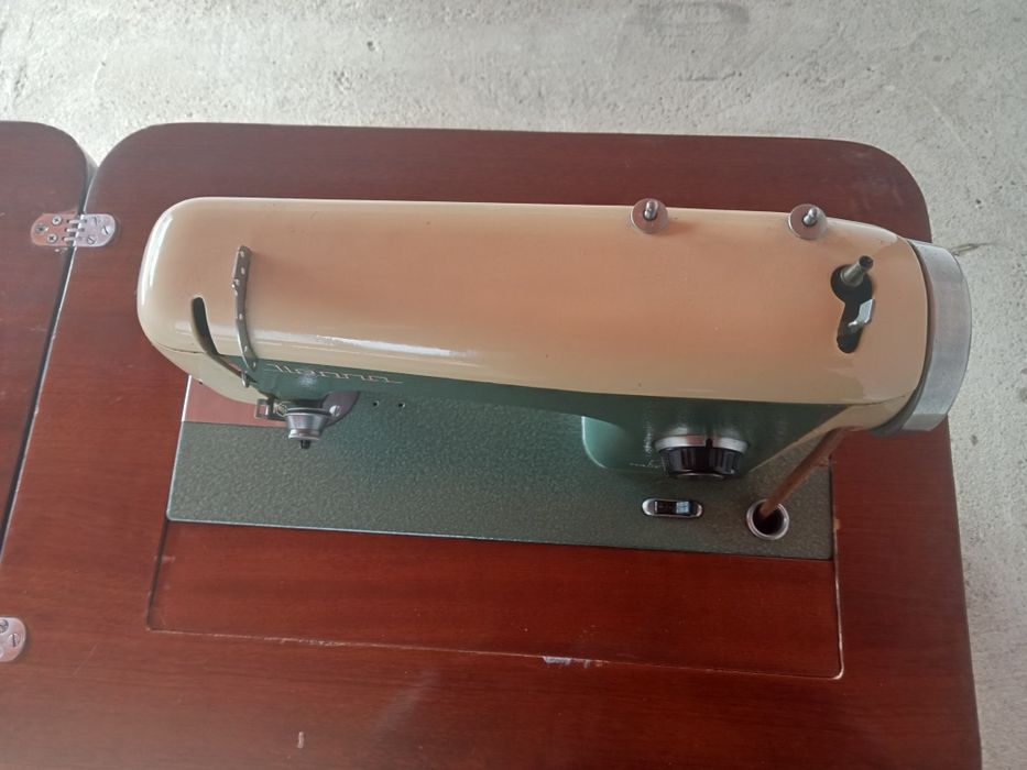 Mașina de cusut stare buna