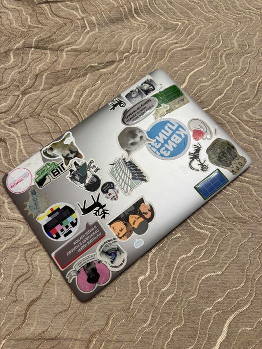 MacBook Air 13.3” core i3 2020